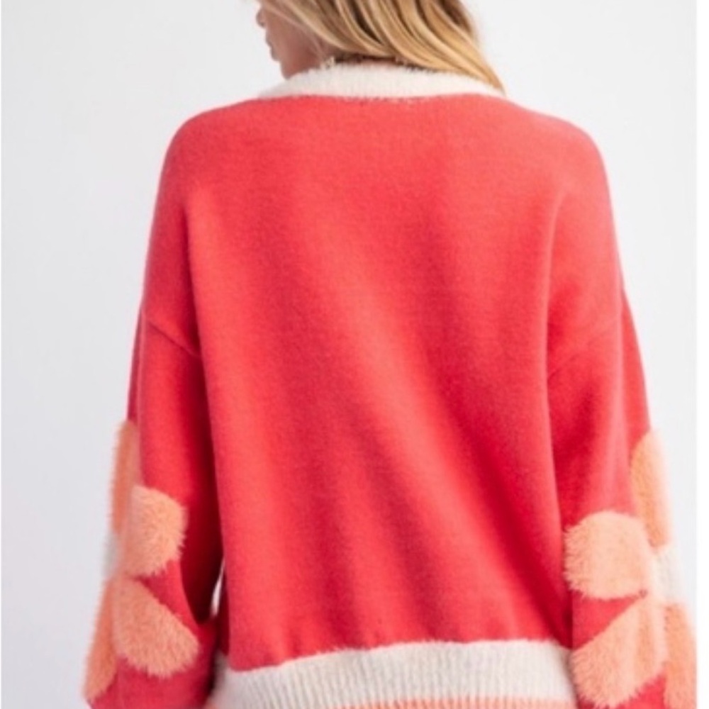 ⭐️Easel Coral Fuzzy Daisy Print Sweater⭐️ - Picture 3 of 7